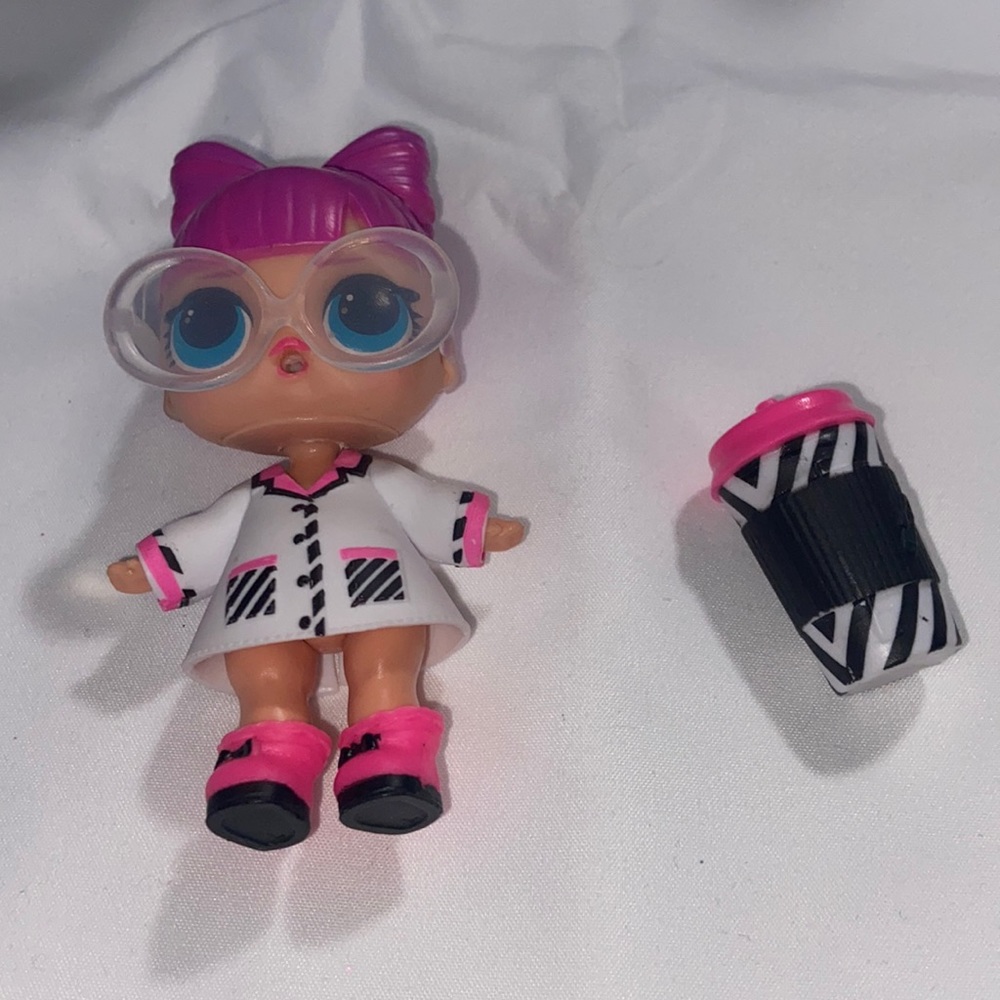 LOL Surprise Doll PHD BB Scientist Purple Hair Glasses Pink Black Sippy Cup Boot